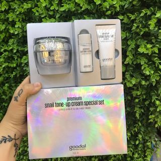 Sét kem dưỡng trắng ốc sên Goodall premium. snail Tone up cream