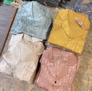 Gấm đùi dior