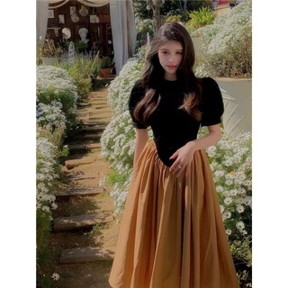 2022 New Audrey Feelings Cổ điển Pháp Tay phồng kiểu Pháp Hepburn Màu sắc tương phản Kết hợp Tính khí Bộ váy mỏng kiểu Hoàng gia