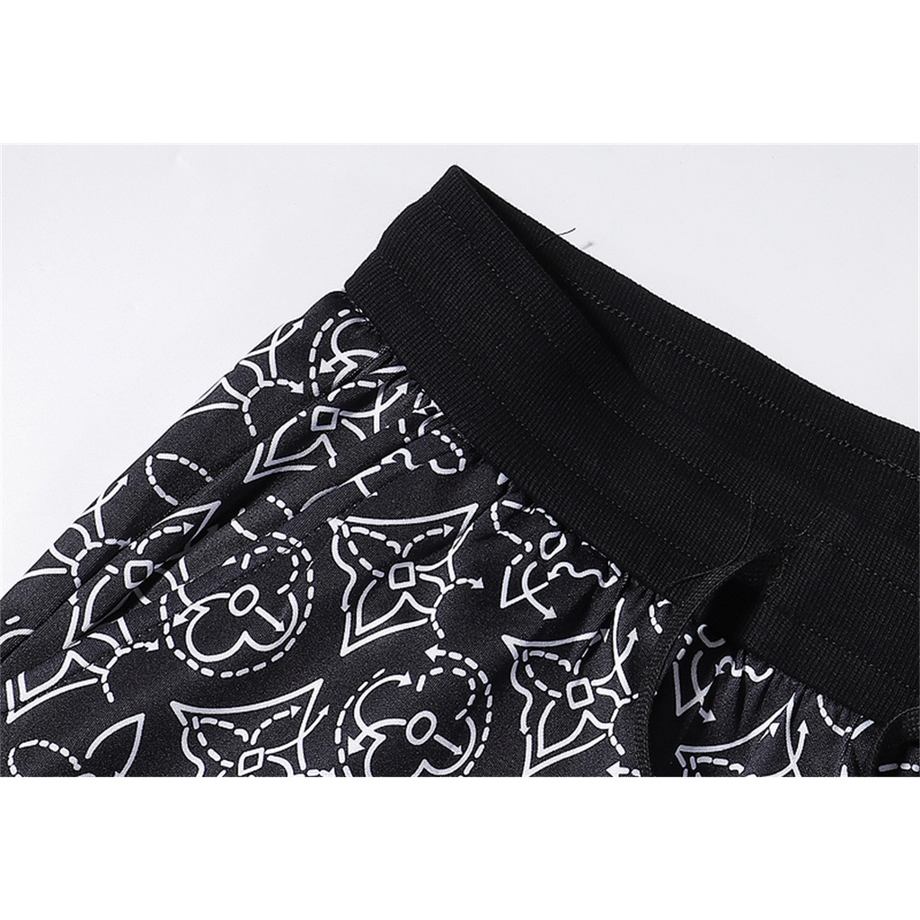 Lv Quần Short Màu Đen In Họa Tiết Cổ Điển Phong Cách Thời Trang Unisex