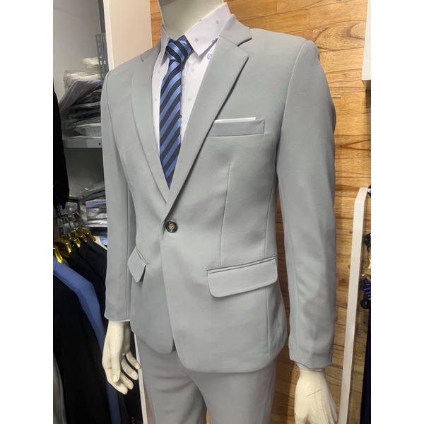 Xả kho bộ vest gồm áo+quần. Bộ vest chú rể, suit nam, vest nam công sở.Màu xám sáng.Chất vải mềmk nhăn, k xù