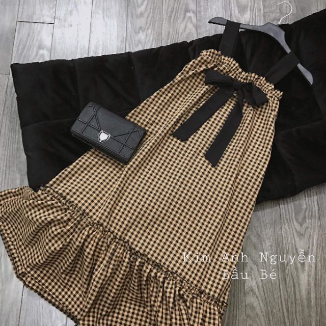 ĐẦM SỌC CARO NƠ NGỰC