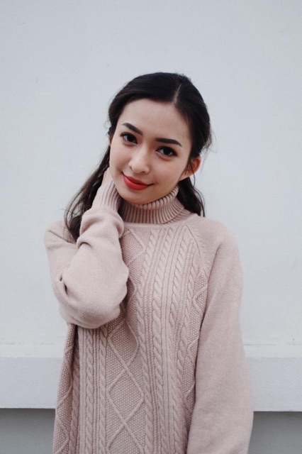 Váy len cổ lọ