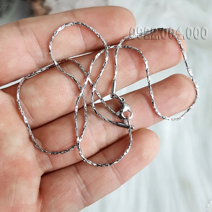 Dây chuyền vuông xoán cỡ nhỏ màu bạc DZ1807.