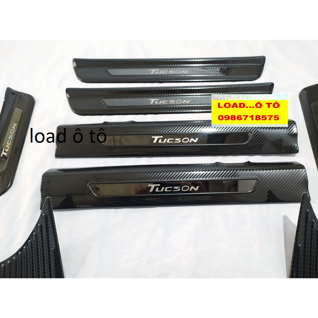 Ốp Bậc Cửa, Nẹp Bước Chân Xe Huyndai Tucson 2022-2023 Mẫu Vân Carbon Cao Cấp