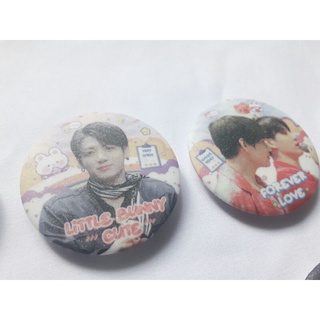Huy hiệu Taekook cán kim tuyến