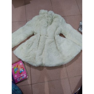 Combo áo khoác lông thật và nhân tạo.