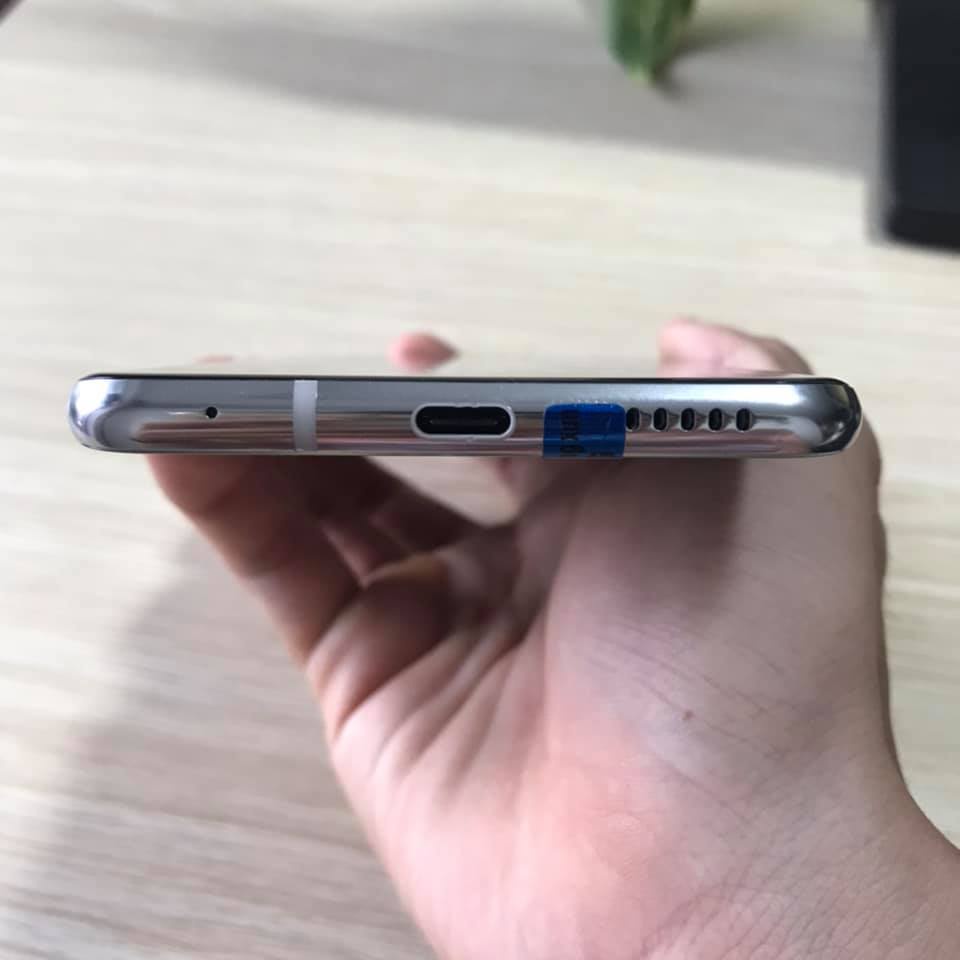 Điện thoại LG V30 Bản Mỹ 4/64GB Likenew | BigBuy360 - bigbuy360.vn