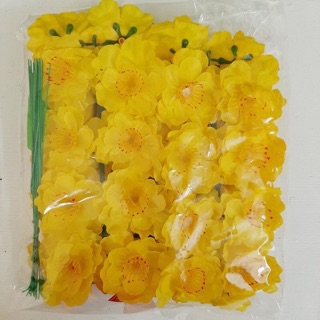 Hoa mai, hoa đào giả vĩ 40 bông kèm lá và kẽm tramg trí ngày tết