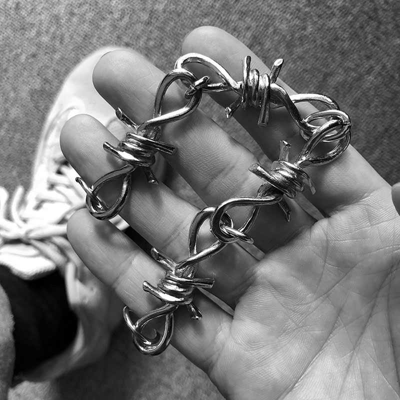 Vòng tay phong cách hip hop cá tính