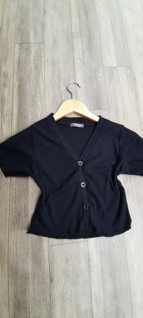 Áo Croptop Đính 3 Nút