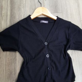 Áo Croptop Đính 3 Nút