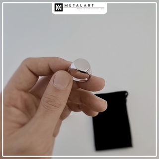 Nhẫn signet mặt tròn unisex, chất liệu thép titan nguyên khối