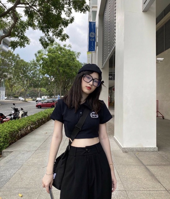 ÁO CROPTOP CỔ BẺ CHỮ NHẬT N4 | BigBuy360 - bigbuy360.vn