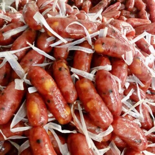 Lạp xưởng tưới trứng muối