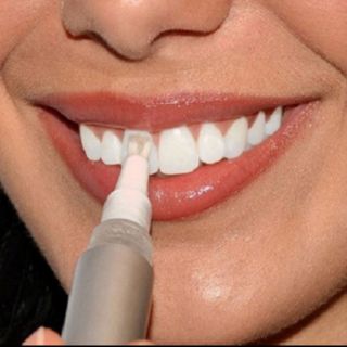 Bút Tẩy Trắng Răng Dazzlibg White