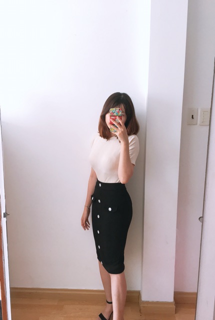 Chân váy nút công sở xẻ sau
