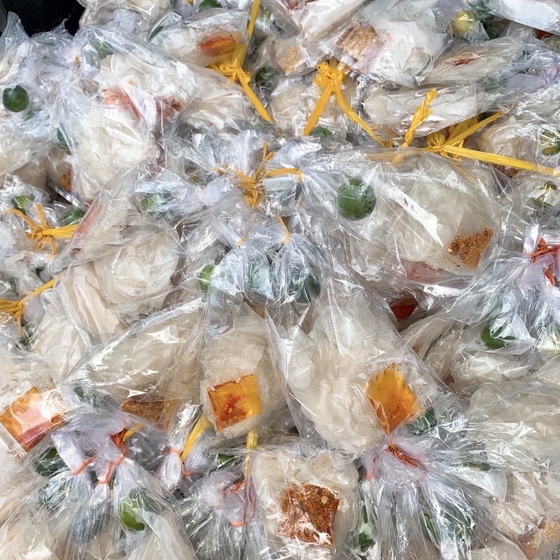 Xâu 10 bịch bánh tráng sate vò