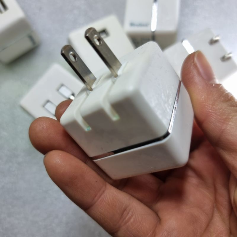 Nguồn sạc usb 5v/2.1A vỏ dính tay
