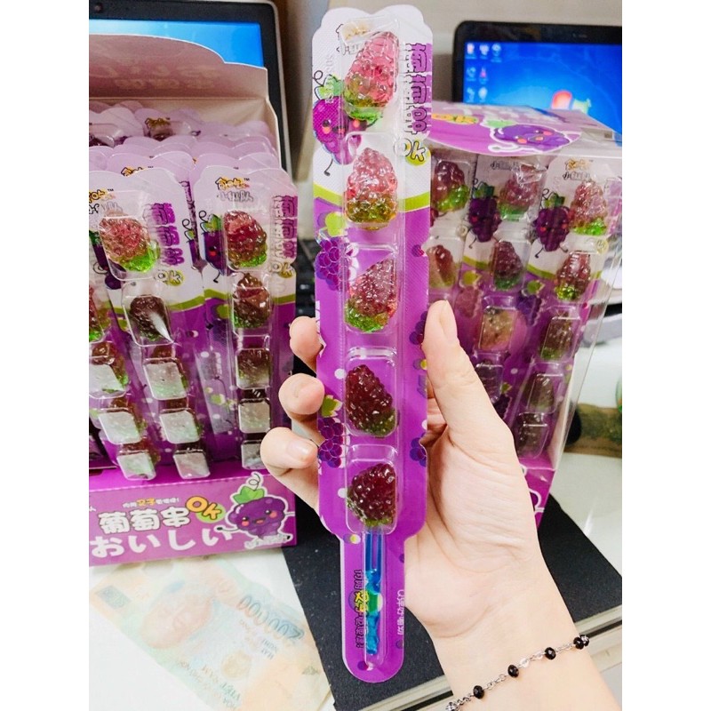 1 que kẹo dẻo xiên que hình sushi / trái cây - Hongkong, ăn vặt ngon rẻ TaNo