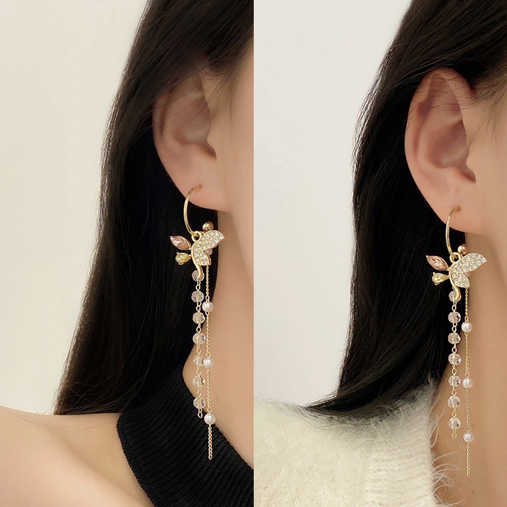 Khuyên Tai Hình Bướm Đính Ngọc Trai Phối Tua Rua Thời Trang