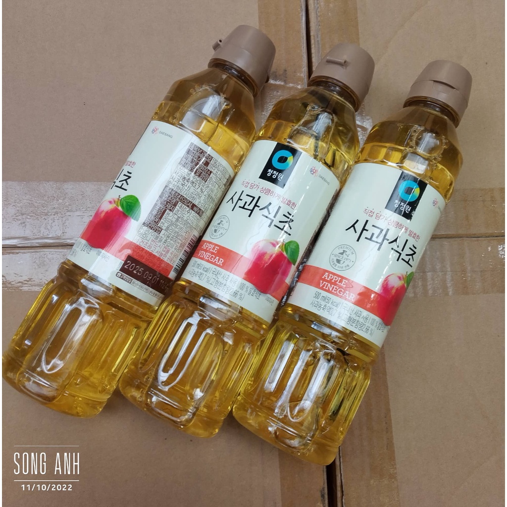 Giấm táo hữu cơ Deasang Hàn Quốc 500ml date 2025 vị thanh, thơm mùi táo phù hợp với món salad, pha nước chấm, gi.ảm cân.