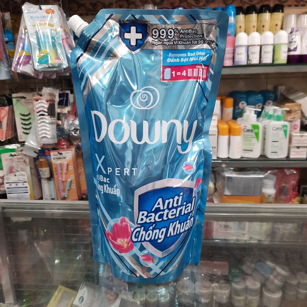 Nước xả vải Downy chống khuẩn túi 1.4 lít