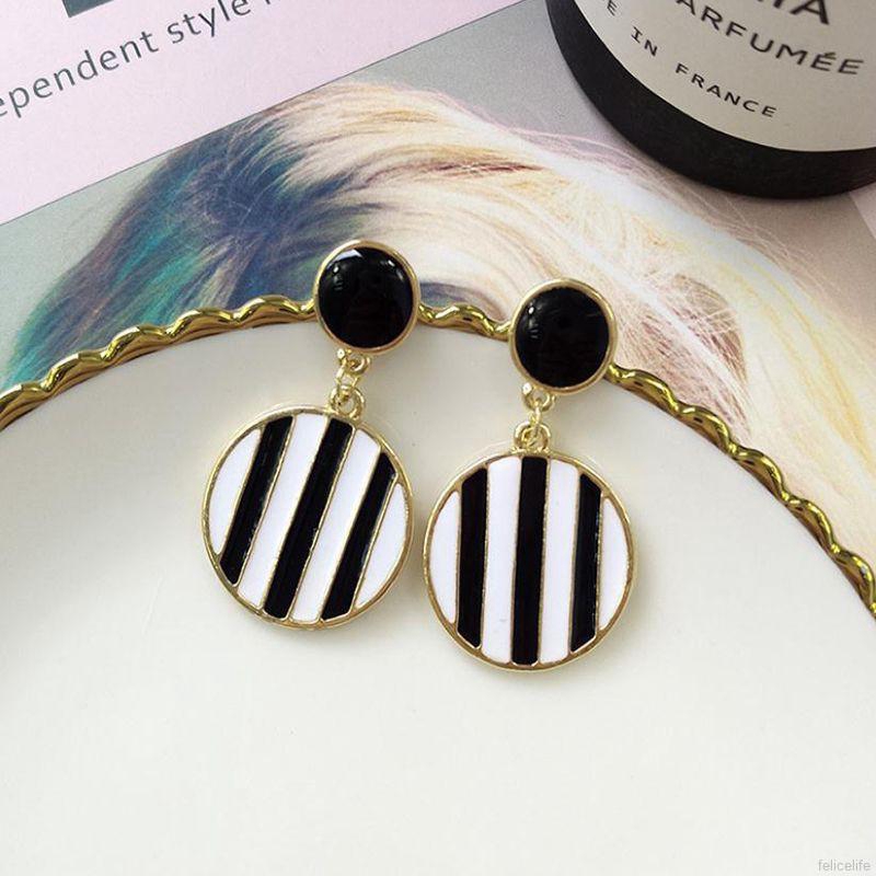 Hoa tai dáng dài thời trang dành cho nữ