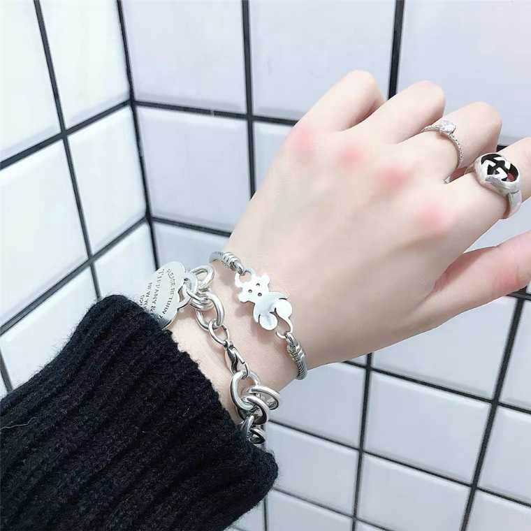 Vòng Tay Thép Titan Mặt Hình Gấu 28104s Phong Cách Hip Hop Cho Nữ | BigBuy360 - bigbuy360.vn