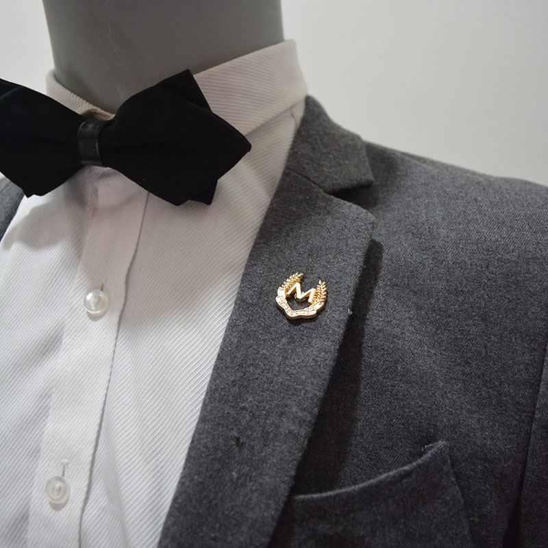 Ghim cài áo kim loại chữ M