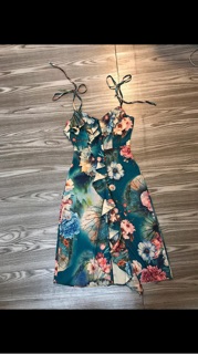 Váy lụa xẻ tà