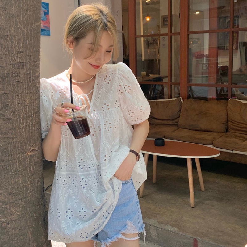 Áo Sơ Mi Trắng Tay Ngắn Dáng Rộng Phối Ren Lỗ Thời Trang Mùa Hè Cho Nữ