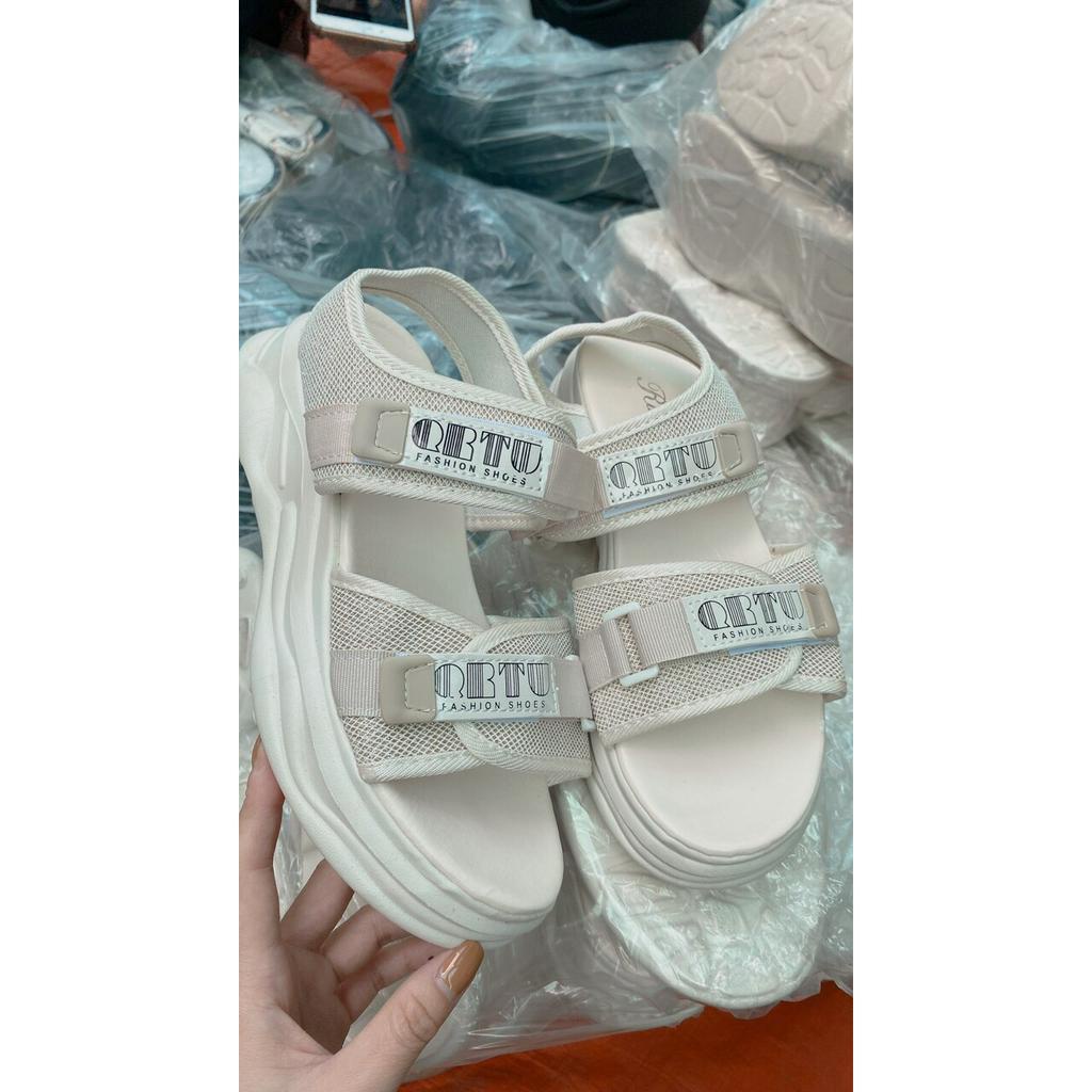 Sandal nữ đế bánh mì Fashion Hàn Quốc đế cao quai họa tiết ô caro và quai chữ Mẫu mới 2023