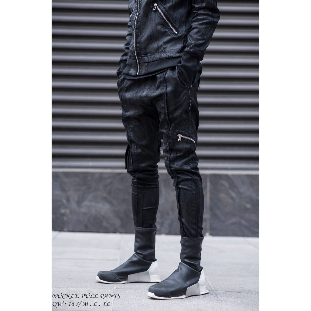 Quần Dài Nam 12.DESTINY Khoá Chéo Chi Tiết Chạy Chỉ Trắng Thủ Công Chất Liệu Kaki Wax Nhập Khẩu Màu Đen (THIẾT KẾ)
