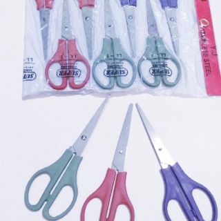 1 cây kéo cắt thủ công