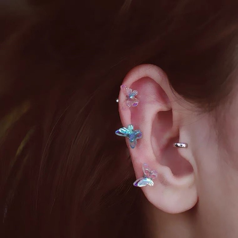 1 chiếc bông tai thép y tế bướm cánh xếp
