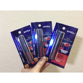 Son dưỡng có màu chống nắng Nivea 