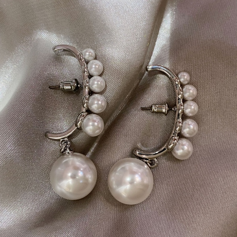 Khuyên Tai Nữ Đính Ngọc Trai Kiểu Dáng Thanh Lịch