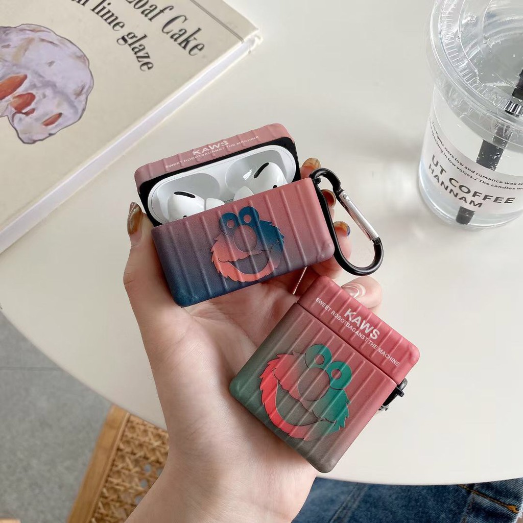 Vỏ Bảo Vệ Hộp Sạc Tai Nghe Airpods 1 / 2 / Pro Hình Kaws Sesame Street Màu Gradient Ốp | BigBuy360 - bigbuy360.vn