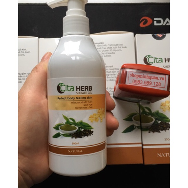 Sữa tắm giúp ngăn ngừa mụn viêm nang lông Cita Herb 300ml