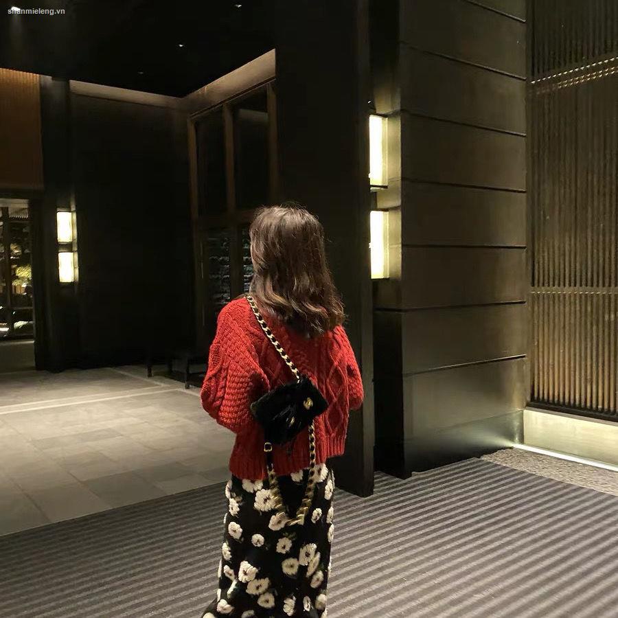 Chân váy nữ dáng suông dài họa tiết hoa xinh xắn thời trang