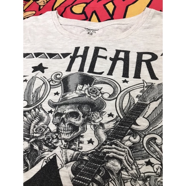 Áo thun đầu lâu