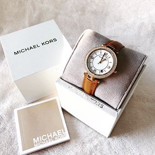 Đồng hồ nữ dây da Michael Kors MK2462