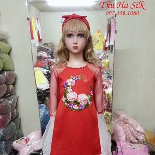 Áo dài cách tân cho bé gái.