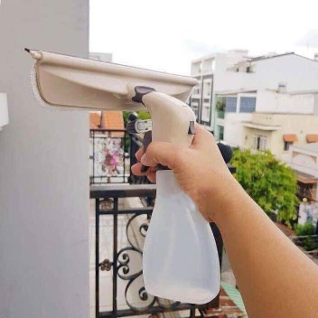 Cây lau kiếng kèm bình xịt Lock &amp; Lock