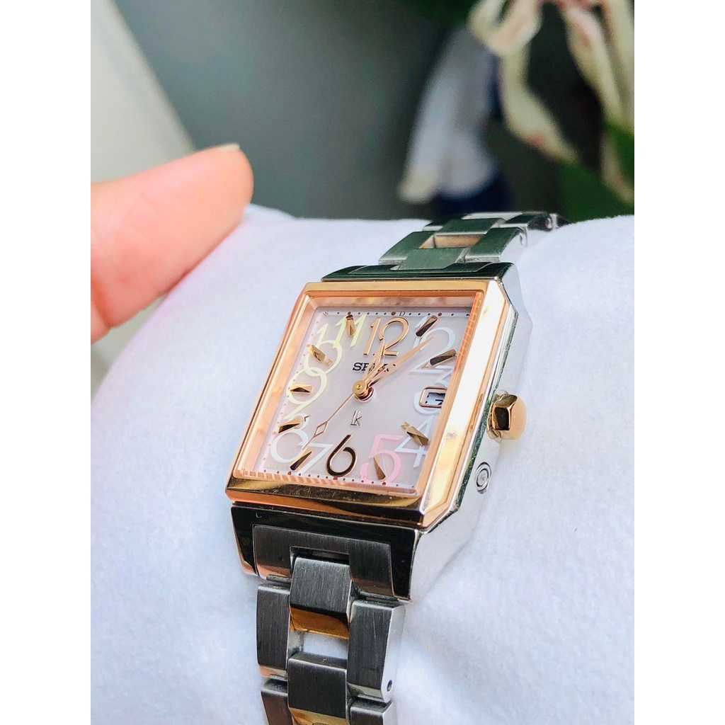 Đồng hồ nữ hiệu Seiko, dây thép không gỉ, hàng đã qua sử dụng