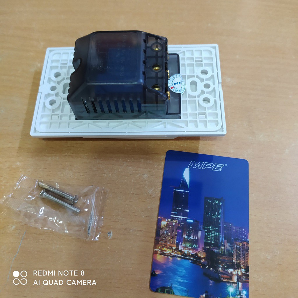 CÔNG TẮC THẺ TỪ 25A MPE DÙNG CHO KHÁCH SẠN