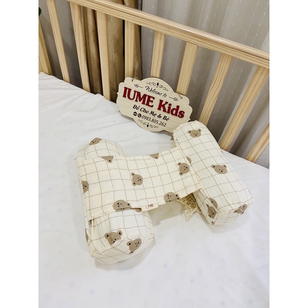 Set chăn gối hoạ tiết gấu kẻ vải xô muslin cao cấp cho bé sơ sinh, chính hãng IUME Kids