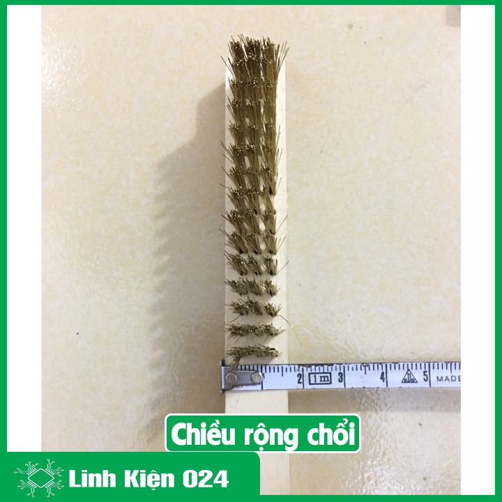 Bàn chải sắt mạ đồng cán gỗ kích thước 200mm chuyên đánh gỉ làm sạch bề mặt kim loại