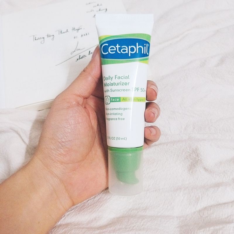 Kem dưỡng có chống nắng dịu nhẹ lành tính dành cho da nhạy cảm Cetaphil SPF 50